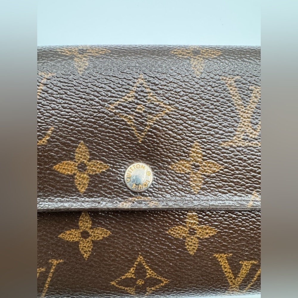 Louis Vuitton Brown Monogram Wallet | Professionally Refurbished - Picture 8 of 13